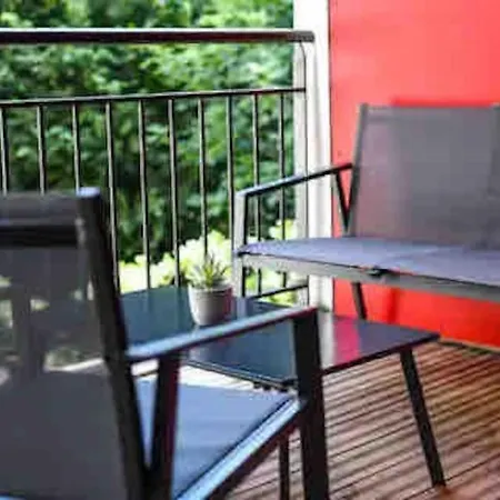 Patio Arena Apartment